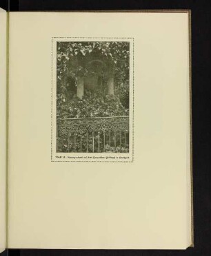 Urnengrabmal auf dem Hoppenlau-Friedhof in Stuttgart