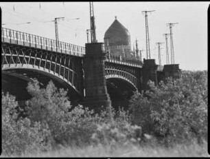 Dresden-Altstadt. Marienbrücke vor der der Sanierung. Blick zur Yenidze