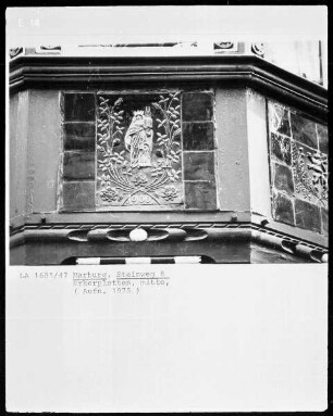 Die heilige Elisabeth mit der Elisabethkirche