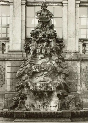 Zwinger. Wandbrunnen, um 1715, 1957
