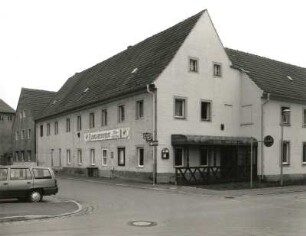 Pirna-Copitz, Hauptplatz 12. Wohnhaus mit Gaststätte "Elbegarten" (1701/1800)