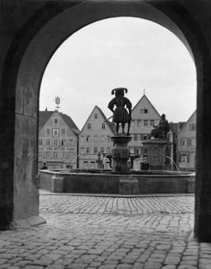 Brunnen mit Standbild Karl V. : Brunnen mit Standbild Karl V. Stein (1537). Weil der Stadt, Markt