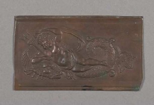 Kupferrelief mit liegendem Putto mit Dreizack auf Delphin