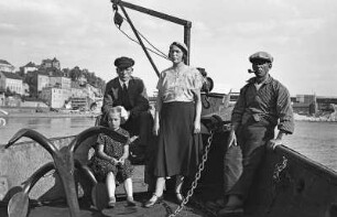 Elbschiffer, Steuermann eines Kahns mit Frau und Tochter und dem Bootsmann