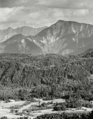 Blick vom Pyramidenkogel zu den Karawanken