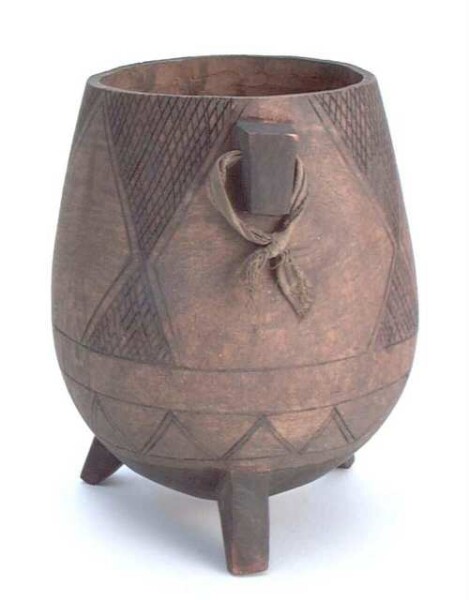 B02944 Vessel; pot