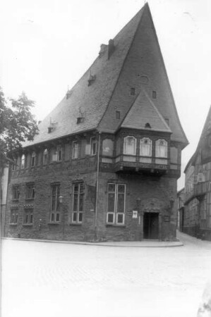Goslar, Hoher Weg 1. Brusttuch (1526). Eckansicht