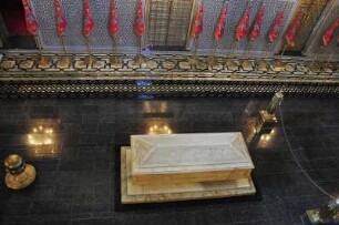 Gedenkstätte in Rabat : Blick in den Innenraum des Mausoleums für König Mohammed V in Rabat, aufgenommen am 06.11.2008