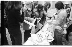 Kleinbildnegativ: "Vietnamesen gegen Agression", TU Berlin, 1979