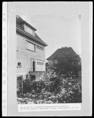 Güstrow, Gustav-Adolf-Straße. Wohnhaus (um 1936; A. Kegebein). Seite mit Eingang