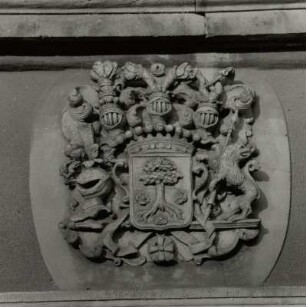 Wappenstein der Familie von Lindenau