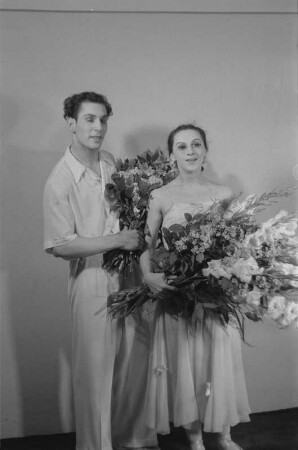 Gastspiel eines russischen Ballett- und Künstlerensembles in der Deutschen Staatsoper Berlin : Primaballerina Alla Schelest mit Partner Boris Bregwadse
