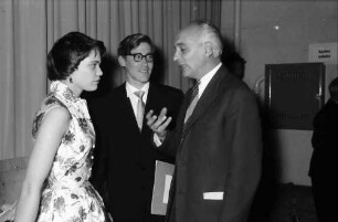 Donaueschingen: Donaueschinger Musiktage; Sopran: Lieselotte Ebnet; beide mit Prof. Regamey, Lausanne