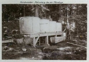 Foto des Hochbehälters am Kleinberg während der Montage