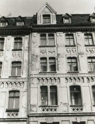 Görlitz, Theodor-Körner-Straße 2. Wohnhaus (1899). Teilansicht der Fassade