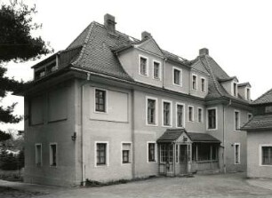 Radebeul, Winzerstraße 34. Haus Salem (Altenheim) (um 1910). Hofansicht