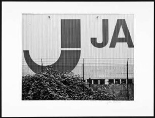 Krefeld. Jagenberg AG. Logo-Teil (Ja...) des Unternehmens
