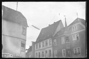 Brückengasse Brunnen und Gebäude Ecke Brückengasse / Lindenstraße