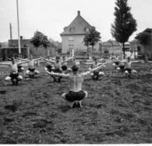 NS-Musterbetriebe, Kraftpostwerk Karlsruhe, Frühsport