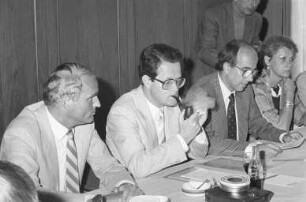 Nominierung des Oberbürgermeisters von Aalen Ulrich Pfeifle zum Kandidaten für die Oberbürgermeisterwahl 1986 durch den SPD-Kreisverband Karlsruhe