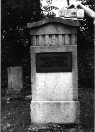 Grabstein 1236 [Hahn S. 1890 Grab-Nr. 1890]