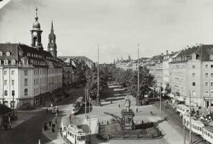 Dresden-Neustadt. Hauptstraße. Blick vom Blockhaus über den Neustädter Markt mit Reiterstandbild Augusts des Starken nach Nordnordosten