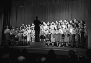 Bukarest: Aro Lichtspielhaus: Rumänischer Chor