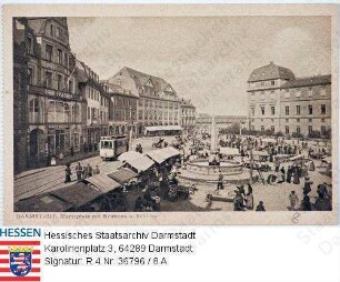 Darmstadt, Marktplatz mit Brunnen und Schloss