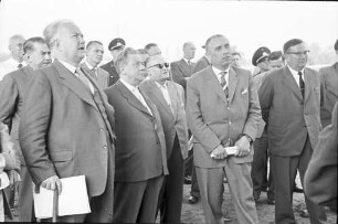 Märkt: Gruppe: Bundesverkehrsminister Seebohm, Regierungspräsident Dichtel und Regierungsbaudirektor Leins