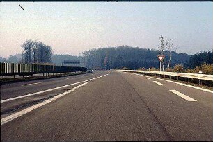 Ausfahrt aus Nebenfahrbahn A81 West
