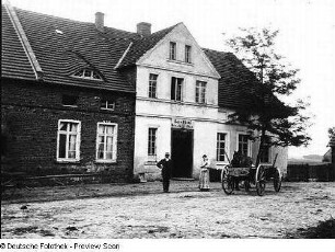Ländlicher "Gasthof bei Oswald Obst" (Ort unbekannt)