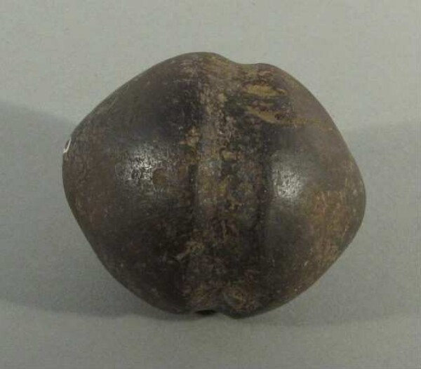 Stone bola