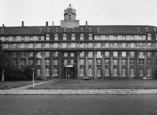 AOK-Verwaltungsgebäude (ehem. Allgemeine Ortskrankenkasse; 1912-1913; R. Schilling, J. W. Gräbner)
