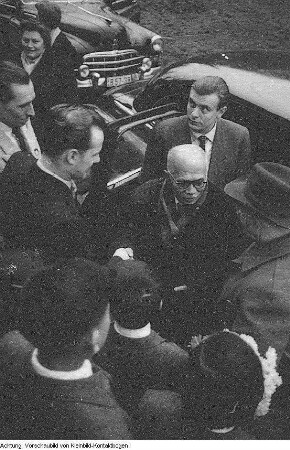 Besuch einer Regierungsdelegation der Demokratischen Republik Vietnam unter Leitung von Ton Duc Thang. Ankunft und Begrüßung