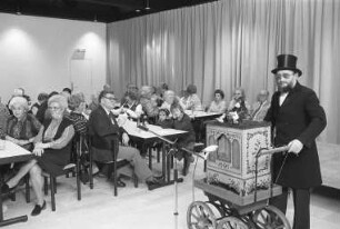 Senioren- und Familiennachmittag der Bürgergesellschaft der Südstadt im evangelischen Gemeindezentrum "Hüttle" in der Rüppurrer Straße 72