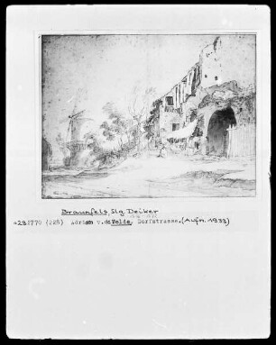 Dorfstraße mit verfallenem Gehöht und Windmühle