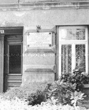 Haus mit Gedenktafel für Ernst Thälmann in der Gustav-Adolf-Str. 16 in Karl-Marx-Stadt (Chemnitz)