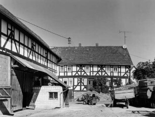 Fachwerkwohnhaus und Wirtschaftsgebäude; Alsfeld, Hilgenhain 2