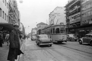 Einführung des Halteverbots auf der Kaiserstraße.