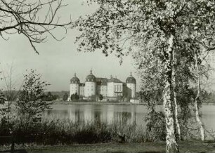 Schloss Moritzburg : Schloss Moritzburg, Ansicht über den Schlossteich von Südosten