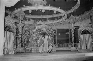 Szenenbilder aus der Operette "Wiener Blut" von Johann Strauß an der Städtischen Oper (heute Deutsche Oper) Berlin : Uraufführung: 1899.10.26