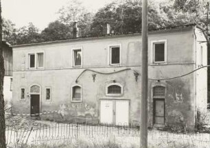 Kreischa-Sobrigau, Lockwitzgrund 123. Schokoladenfabrik Rüger (Wohn- und Gewerbepark). Wohnstallhaus (Kutscherwohnung)