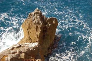 Insel Sardinien - Felsbrocken im Meer : Felsformation an der Westküste bei Alghero, 2006