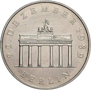 Deutsche Demokratische Republik: 1990 Brandenburger Tor