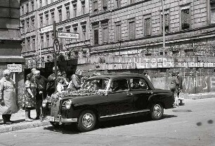 Berlin: Mauer an der Sebastianstraße, Ecke Luckauer Straße; Brautauto