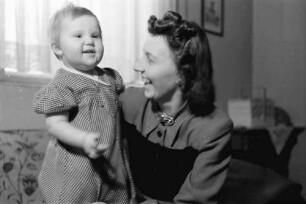 Bukarest: Familie Stenzel [Frau Stenzel und Tochter]