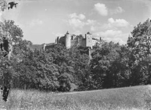 Vor der Burg Hohensalzburg : Salzburg. Blick vom Mönchsberg von Nordwesten zur Fesuntg Hohensalzburg