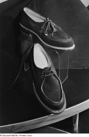 Schuhe auf der Leipziger Herbstmesse 1954