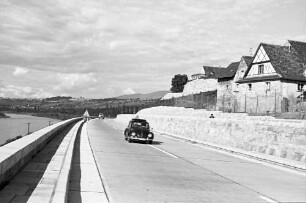 Rheinweiler: Autobahnbauwerk Doppelrampe; Ansicht von Süden mit Stützmauer