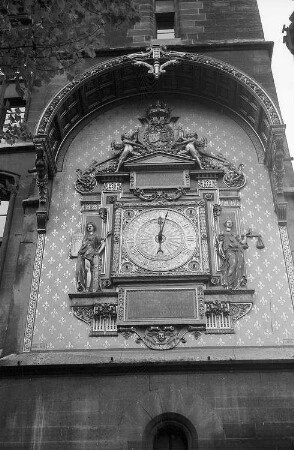 Paris: Uhr